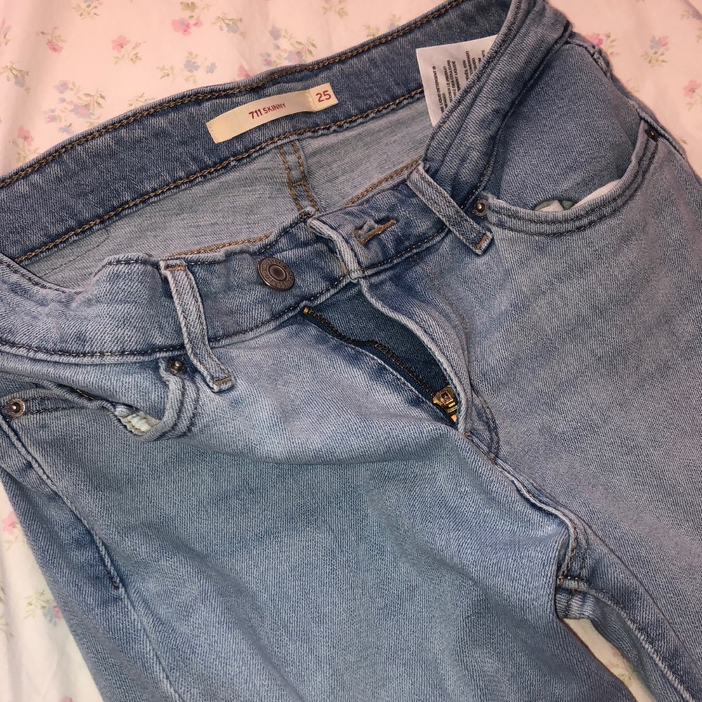 Levi’s 711 SKINNY jeans size 25 - never worn